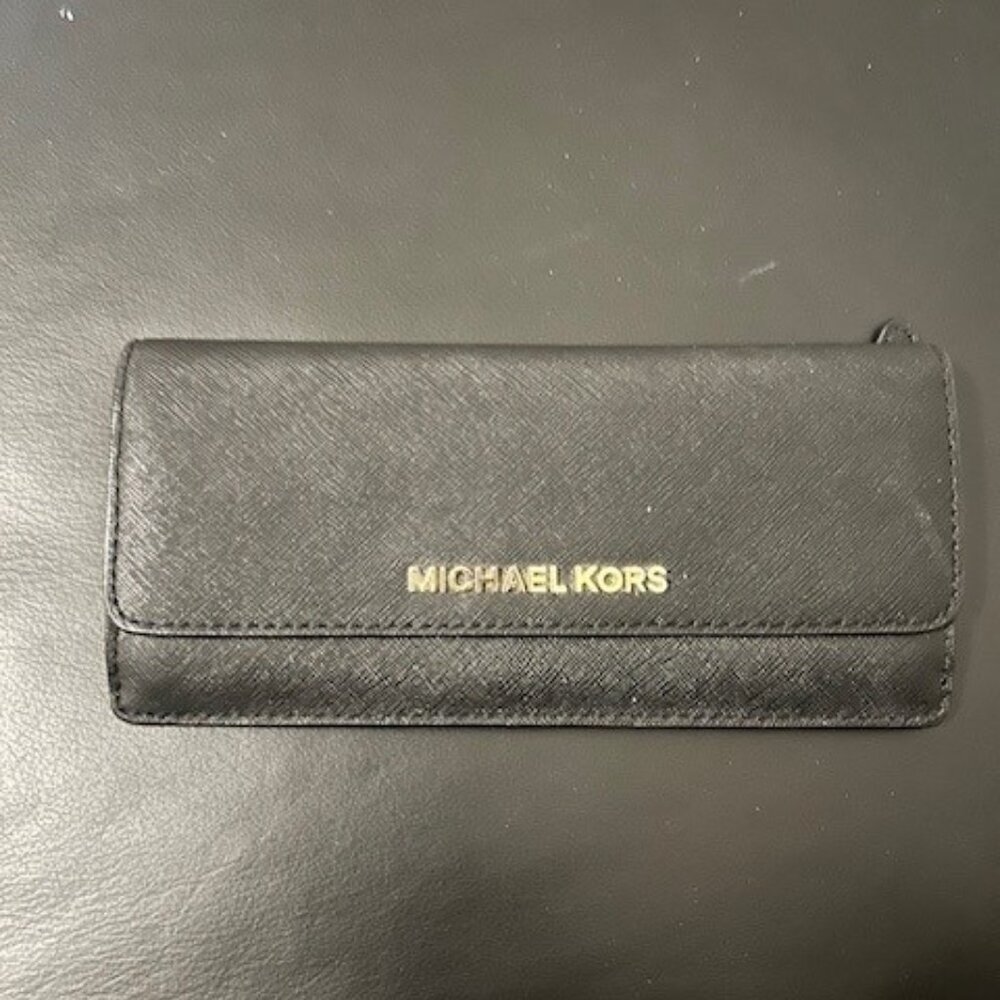 Black Saffiano Leather Jet Set wallet